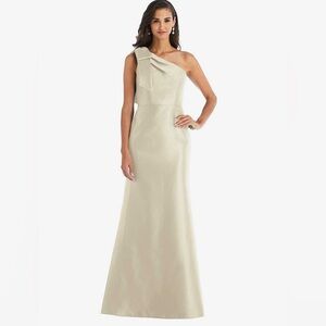 Alfred Sung Formal Gown Style D794